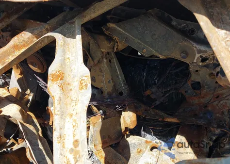 2001 Toyota Camry Ce z USA, uszkodzony, nr VIN 4T1BG22K51U869231